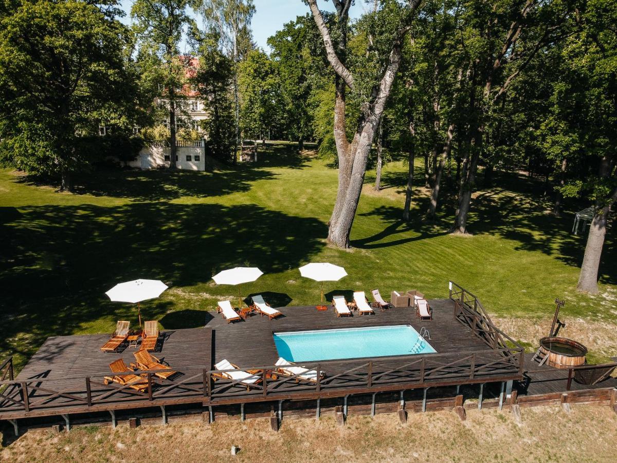 Dwór Sieraków Hotel Exterior foto
