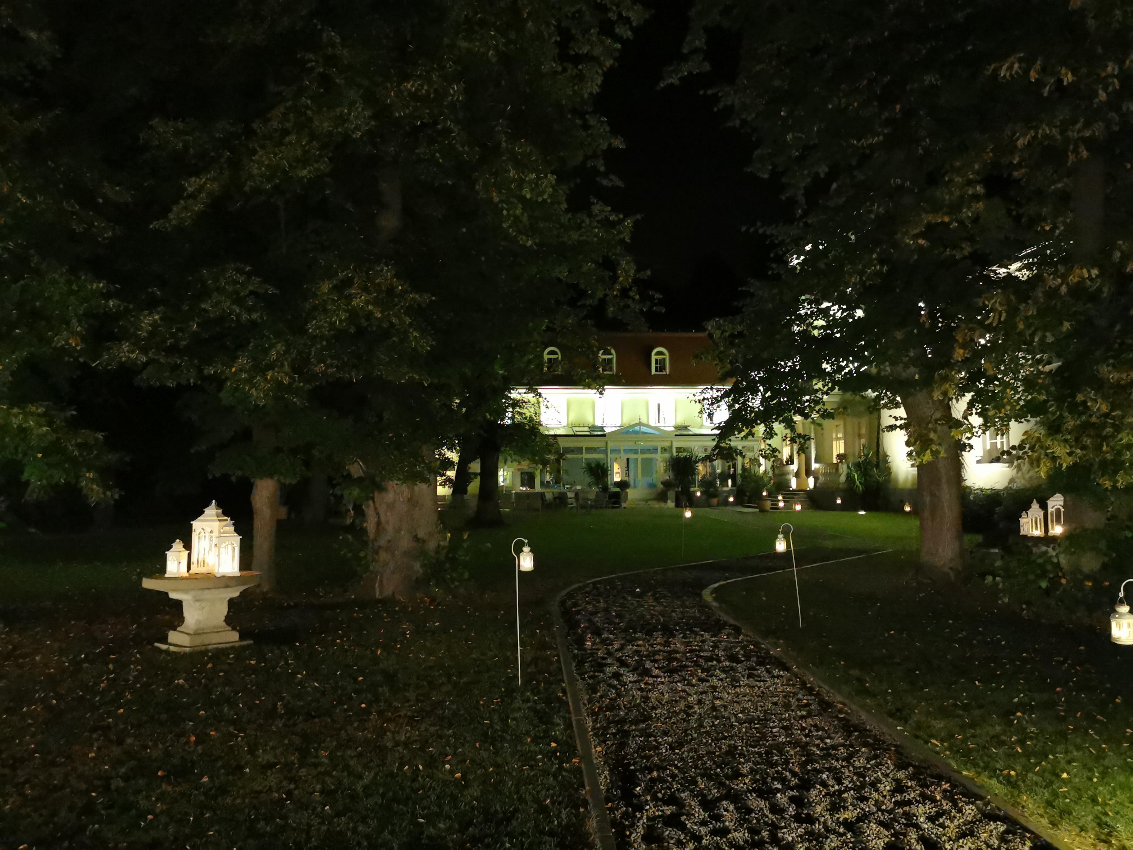 Dwór Sieraków Hotel Exterior foto