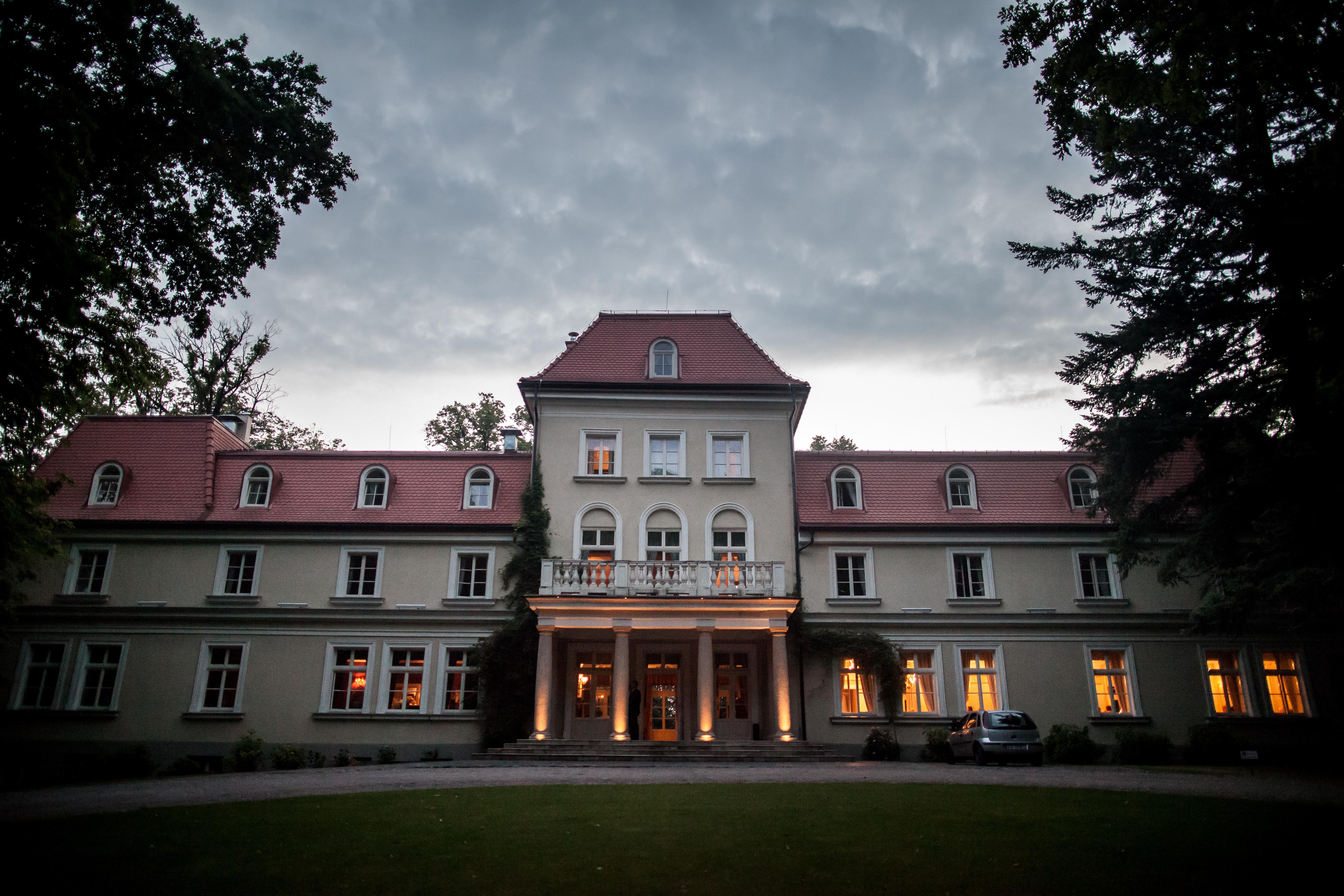 Dwór Sieraków Hotel Exterior foto